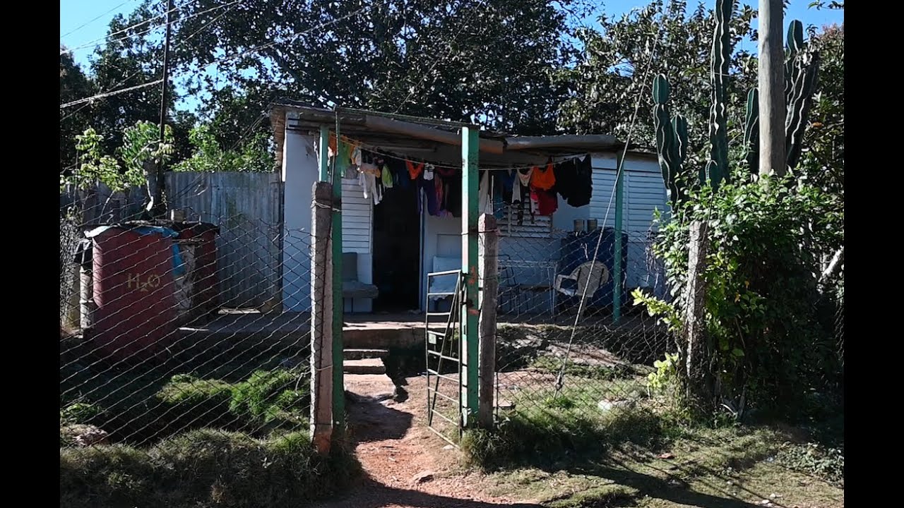 La casa nueva (The New House) (ENG SUBS)